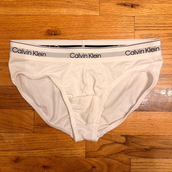NWT Calvin Klein classic white cotton briefs, size medium - Picture 3 of 3